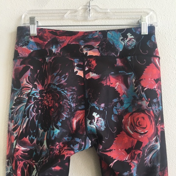 Calia Rose Garden Leggings 7/8 Cropped Ruched Floral Red Yoga Mid Rise Medium - Picture 4 of 12